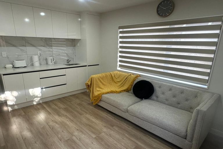 Photo of property in 28b Mason Street, New Lynn, Auckland, 0600