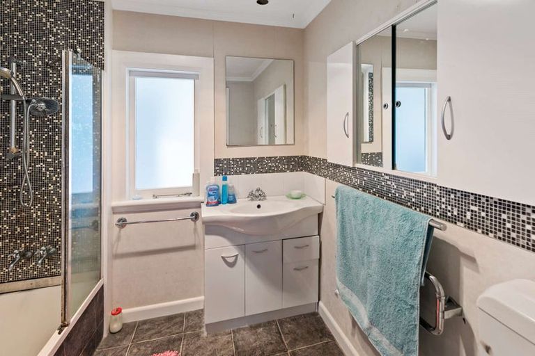 Photo of property in 43 Station Road, Marton, 4710