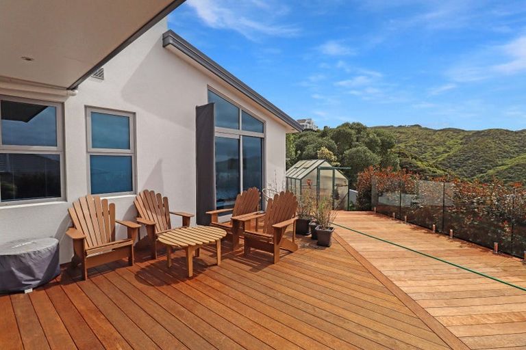 Photo of property in 63 Tamworth Crescent, Newlands, Wellington, 6037