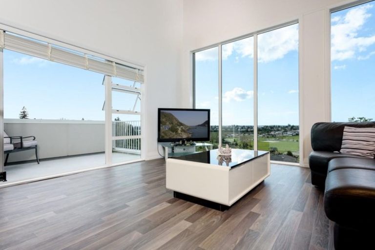 Photo of property in 74 Little John Drive, Bellevue, Tauranga, 3110