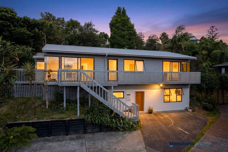 Photo of property in 2/27 Flavia Close, Torbay, Auckland, 0630