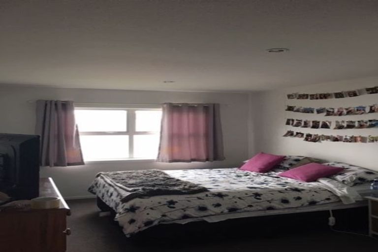 Photo of property in 1u2 June Place, Hamilton East, Hamilton, 3216