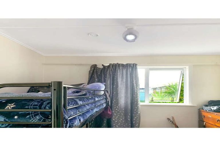 Photo of property in 49 Goldsmith Crescent, Levin, 5510