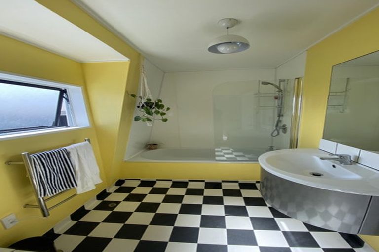 Photo of property in 100f3 Lyall Parade, Lyall Bay, Wellington, 6022