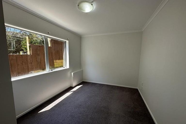 Photo of property in 15 Leo Street, Glen Eden, Auckland, 0602