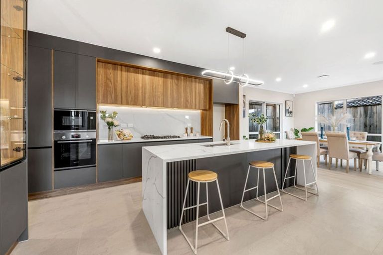 Photo of property in 18 Bushfield Drive, Flat Bush, Auckland, 2019