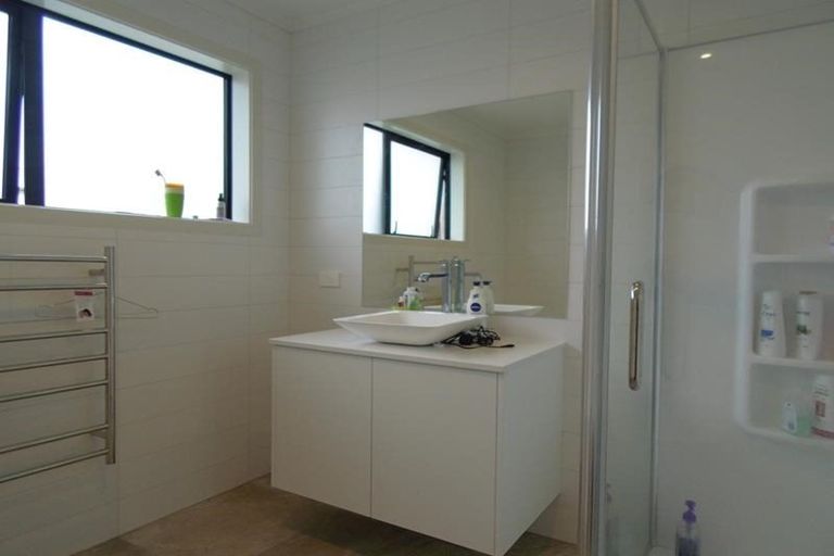 Photo of property in 2 Saltmarsh Road, Hobsonville, Auckland, 0616