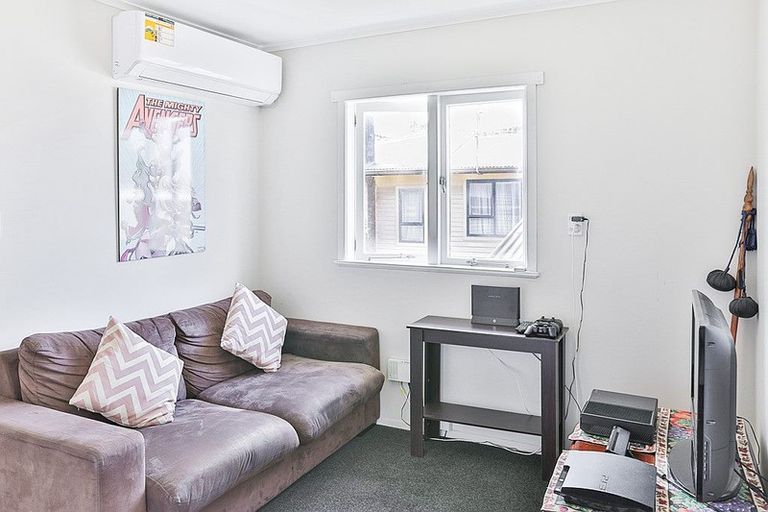 Photo of property in 1/76 Grove Road, Papakura, 2110