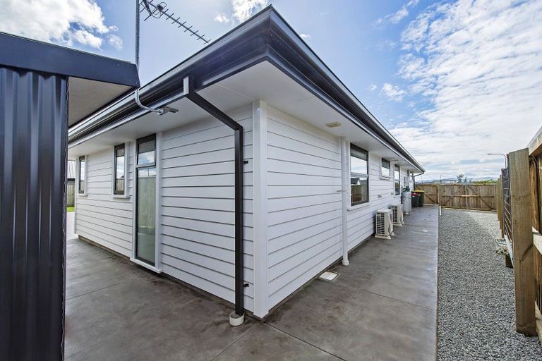 Photo of property in 28 Falcon Road, Rolleston, 7615