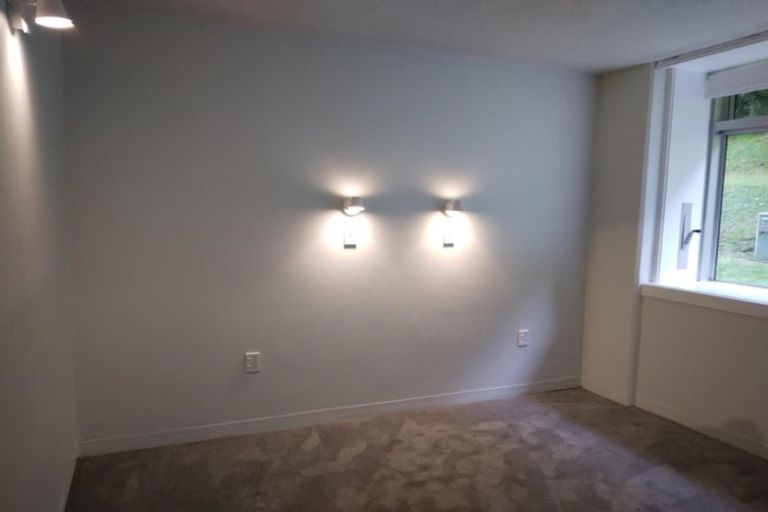 Photo of property in Jerningham Apartments, 20 Oriental Terrace, Oriental Bay, Wellington, 6011