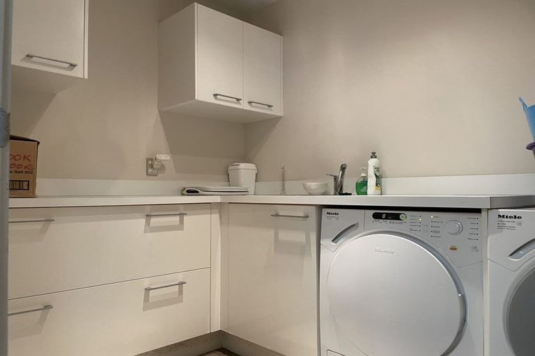 Photo of property in 47 Spinnaker Drive, Te Atatu Peninsula, Auckland, 0610