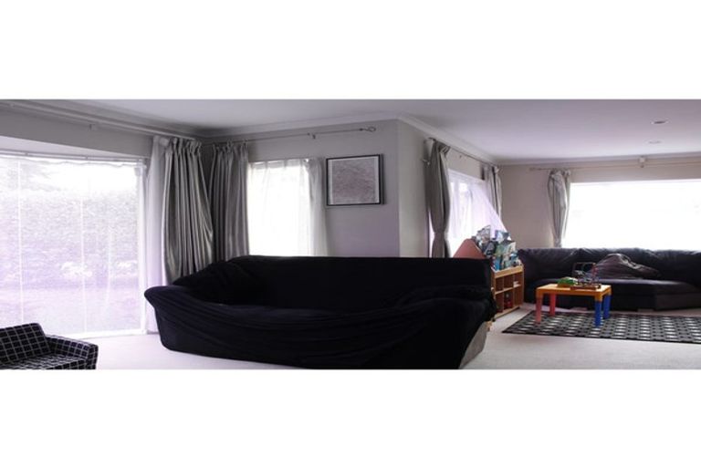 Photo of property in 2 Cambrian Crescent, Flat Bush, Auckland, 2016