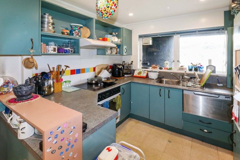 Photo of property in 97 Churton Drive, Churton Park, Wellington, 6037