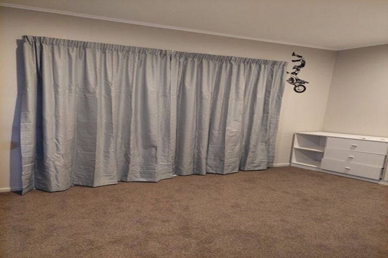 Photo of property in 14 Shackleton Grove, Stokes Valley, Lower Hutt, 5019