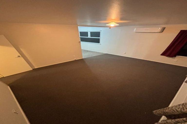 Photo of property in 17 Thornlow Street, Glendene, Auckland, 0602