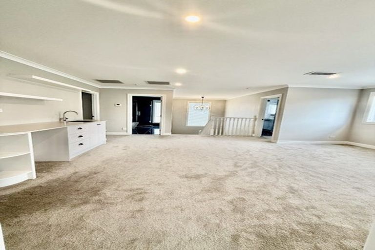 Photo of property in 129 Colonial Drive, Silverdale, 0932