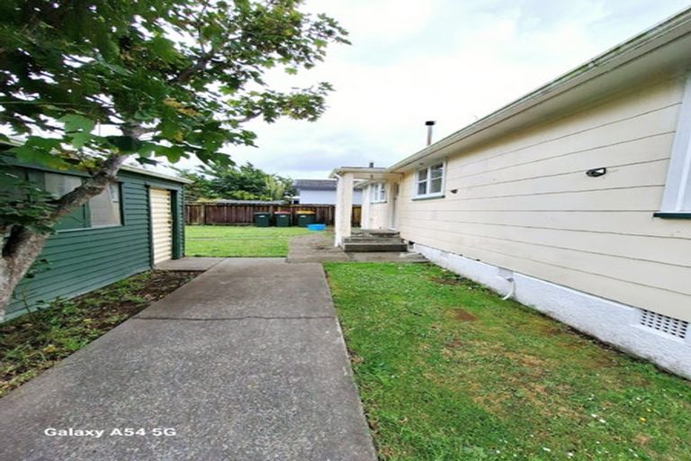 Photo of property in 32 Pearce Crescent, Taita, Lower Hutt, 5011