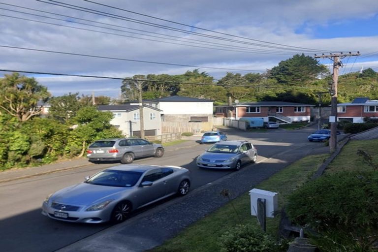 Photo of property in 32 Arapiko Street, Johnsonville, Wellington, 6037