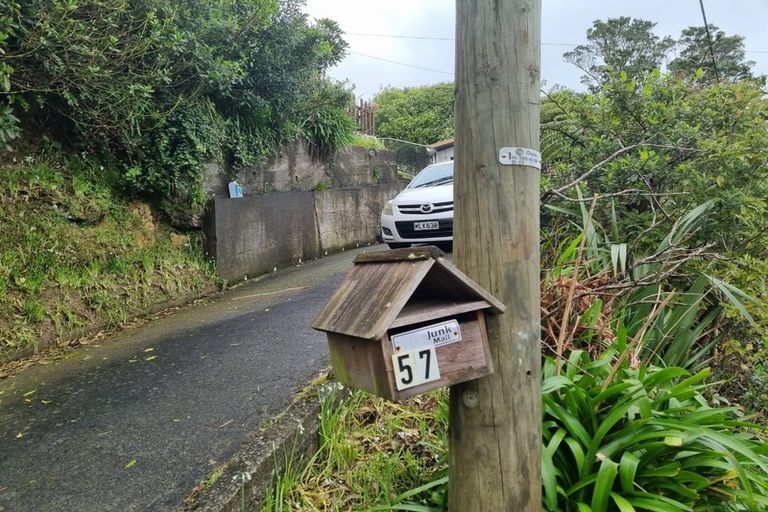 Photo of property in 57 Salford Street, Newlands, Wellington, 6037