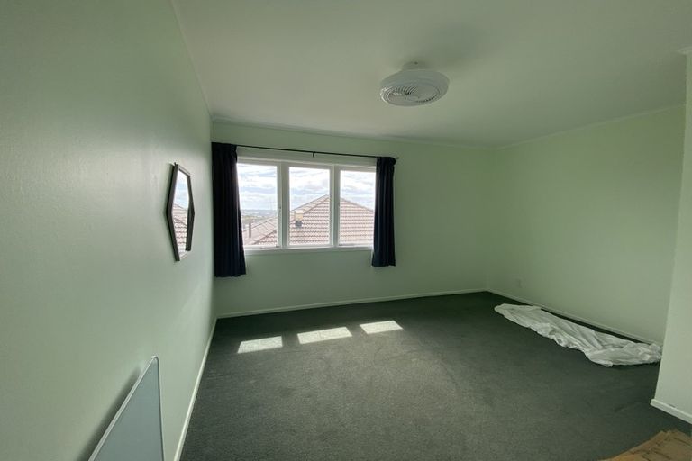 Photo of property in 14 Strid Road, Te Atatu South, Auckland, 0610