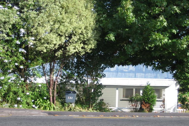 Photo of property in 132 Golf Road, Titirangi, Auckland, 0600