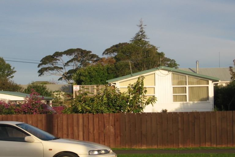 Photo of property in 391 Hobsonville Road, Hobsonville, Auckland, 0618
