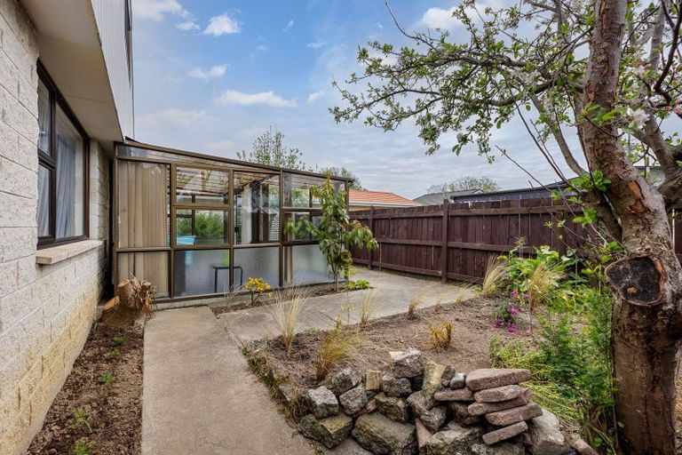 Photo of property in 6 Jarrett Court, Roslyn, Palmerston North, 4414