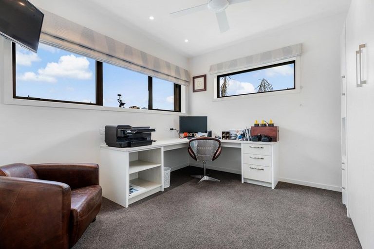 Photo of property in 12 Orford Drive, Jacks Point, Queenstown, 9371