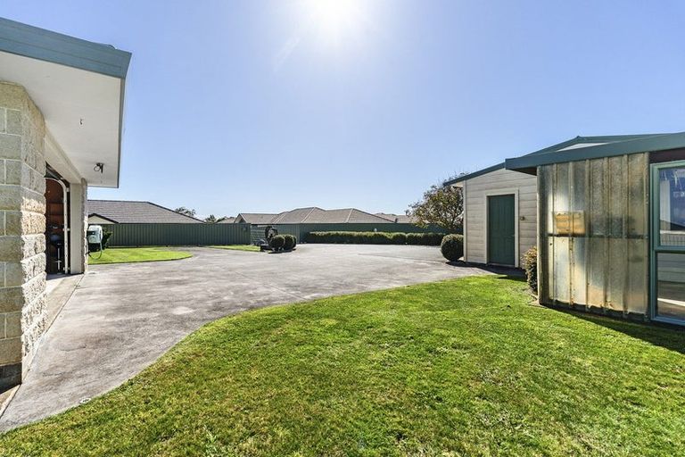 Photo of property in 11 Desmond Place, Bell Block, New Plymouth, 4312