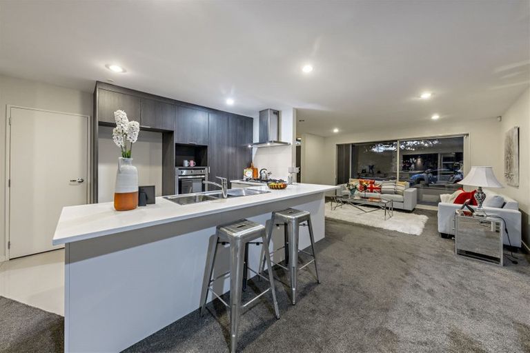 Photo of property in 21 Popokatea Drive, Takanini, 2112