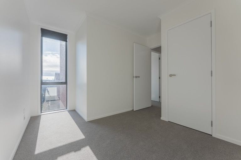 Photo of property in 17/1 Scott Road, Hobsonville, Auckland, 0616