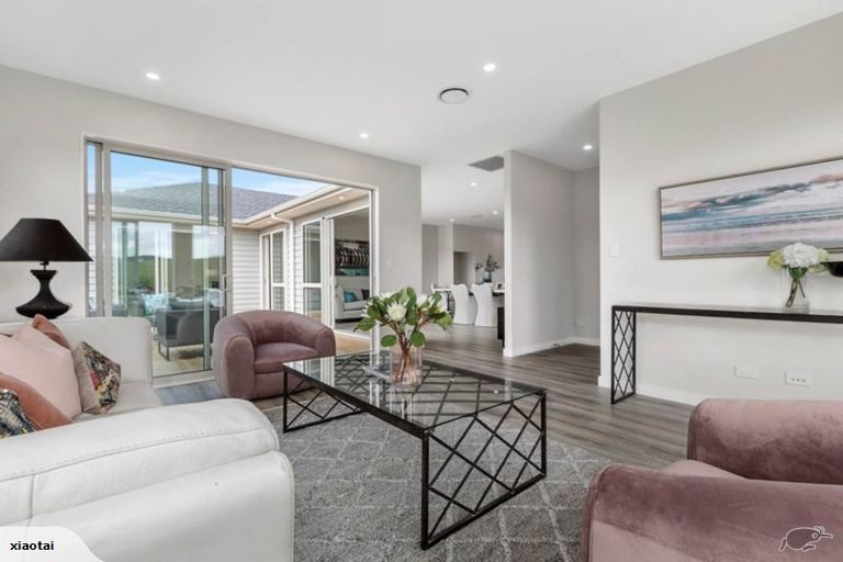 Photo of property in 137 Godfrey Drive, Orewa, 0931