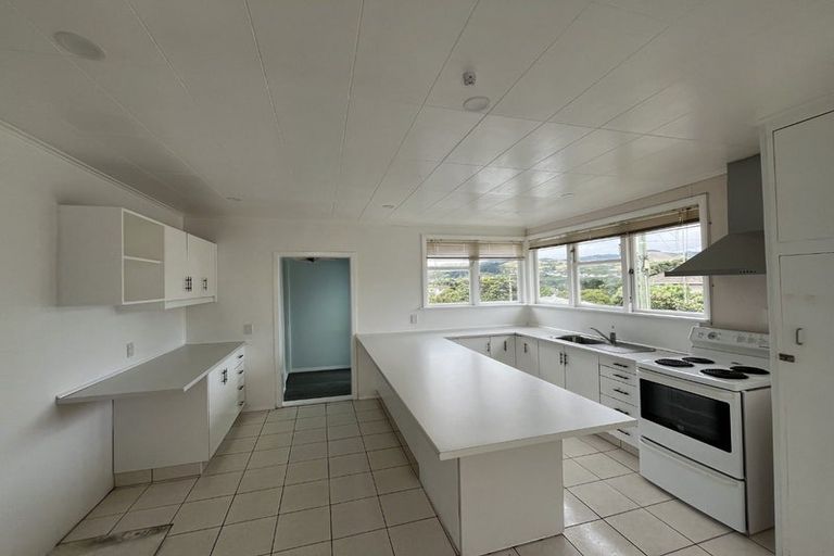 Photo of property in 5 Wakefield Terrace, Tawa, Wellington, 5028