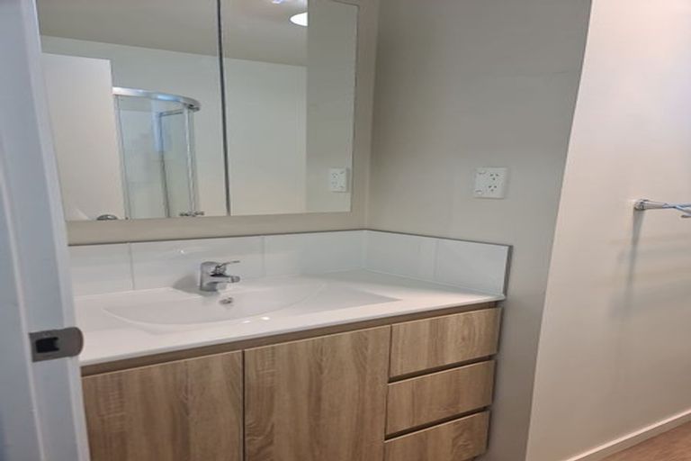 Photo of property in 42 Helvetia Road, Pukekohe, 2120