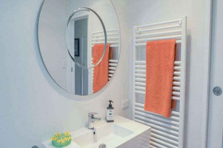 Photo of property in 9 Ruskin Road, Newlands, Wellington, 6037