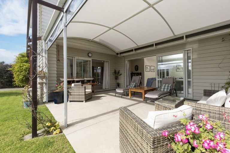 Photo of property in 64 Pohutukawa Parade, Riverhead, 0820