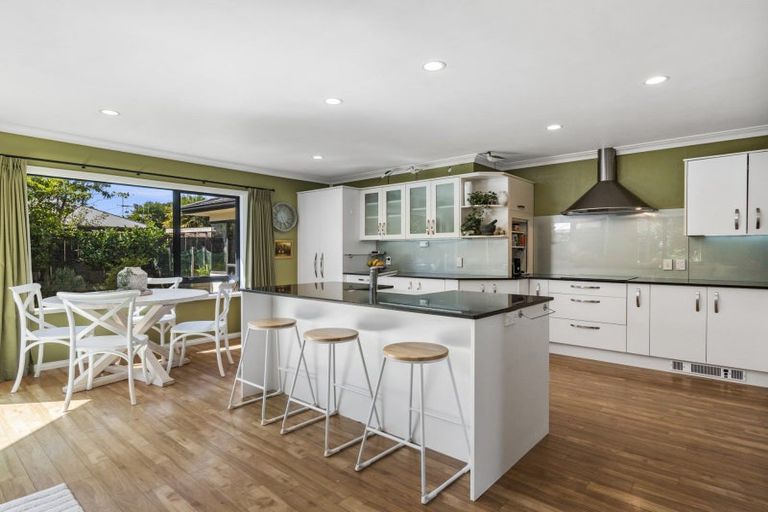 Photo of property in 7 Piha Close, Papamoa Beach, Papamoa, 3118