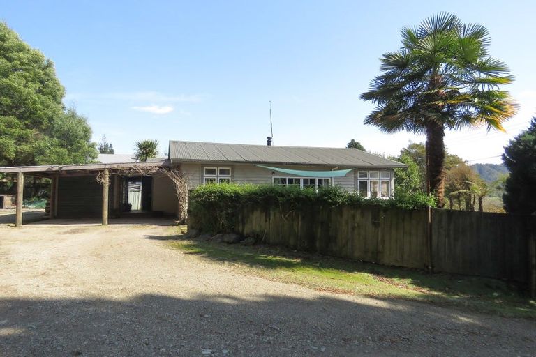 Photo of property in 15 Grey Road, Reefton, 7830
