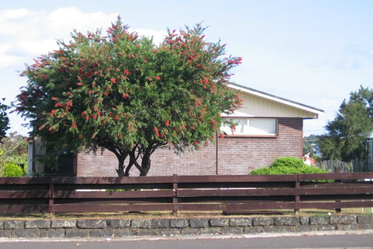 Photo of property in 2/3204 Great North Road, New Lynn, Auckland, 0600