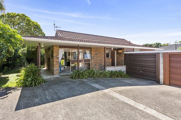 Photo of property in 4 Edgewater Street, Waikanae, 5036
