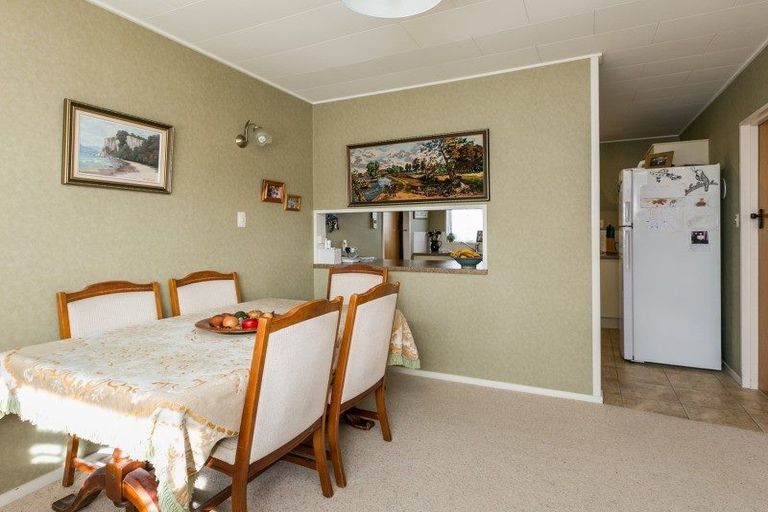 Photo of property in 2/17 Ngarimu Crescent, Taradale, Napier, 4112