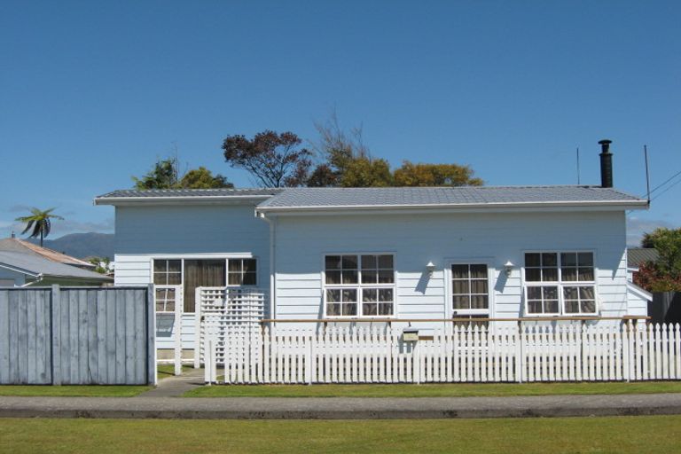 Photo of property in 32 Fonblanque Street, Westport, 7825