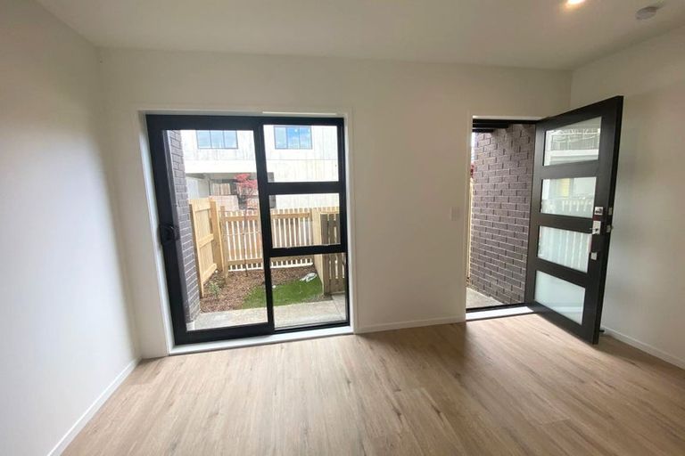 Photo of property in 50 Rauemi Way, Te Atatu South, Auckland, 0610