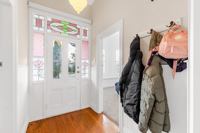 Photo of property in 17 Perrin Place, Kelvin Grove, Palmerston North, 4414