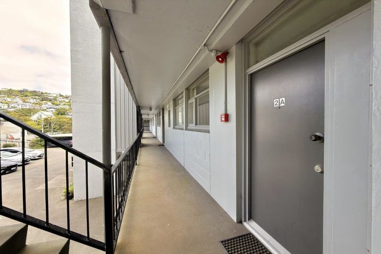 Photo of property in Manston Apartments, 2a/145 Ohiro Road, Brooklyn, Wellington, 6021