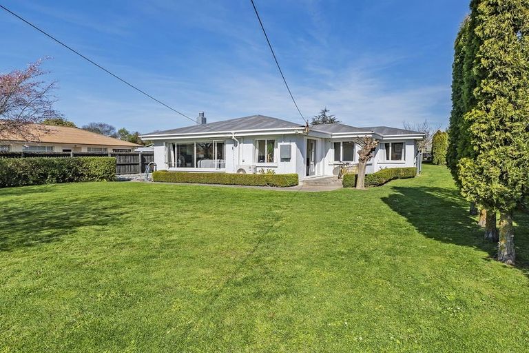 Photo of property in 35 Leeston And Lake Road, Leeston, 7632