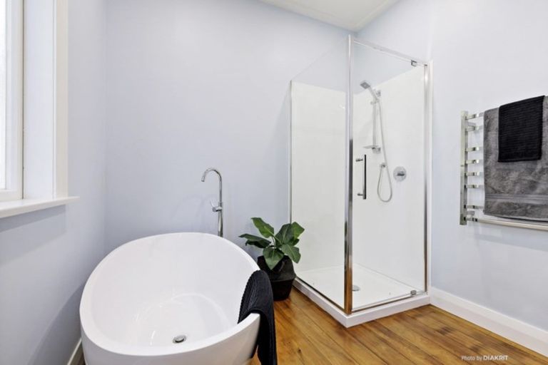 Photo of property in 54 Severn Street, Island Bay, Wellington, 6023