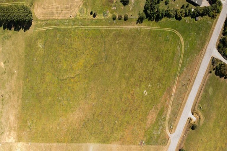 Photo of property in 24 Lachlan Avenue, Hawea Flat, Lake Hawea, 9382