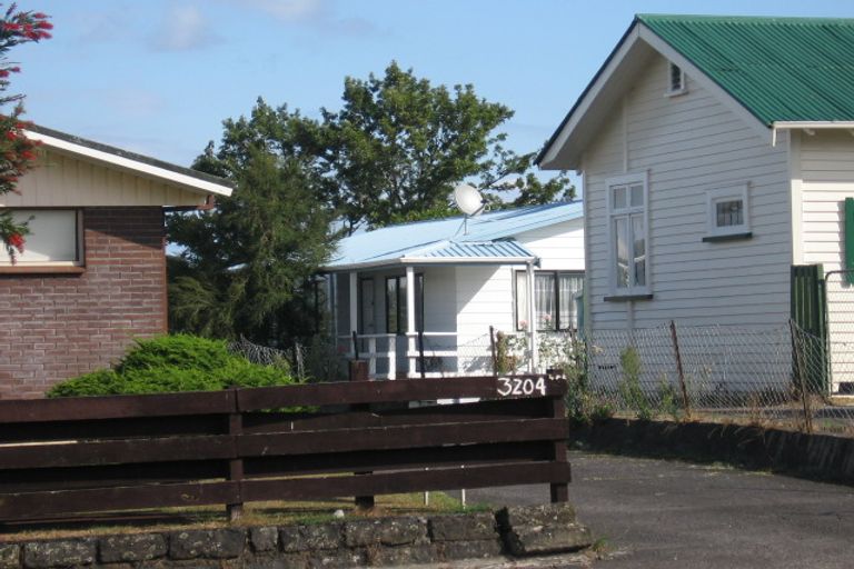 Photo of property in 3208a Great North Road, New Lynn, Auckland, 0600