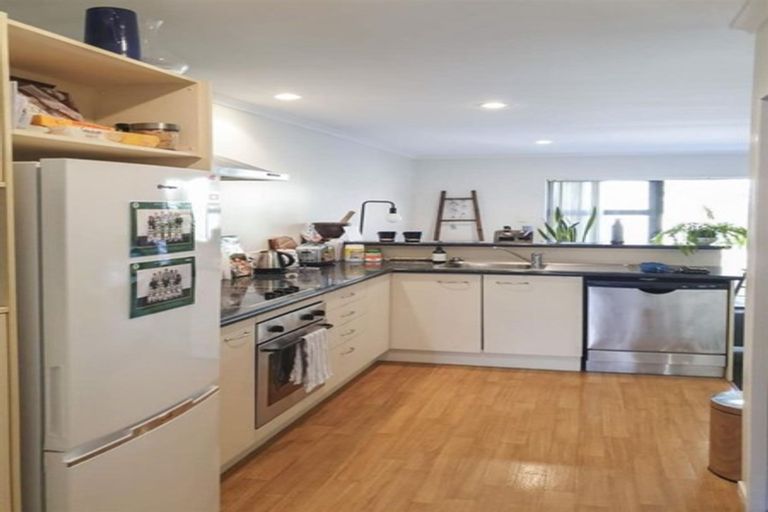 Photo of property in 3/17 Harbour View Road, Te Atatu Peninsula, Auckland, 0610